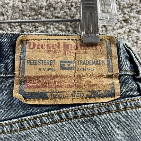 Diesel Industry Jeans Size 34x30 Mens Zatiny Light Wash Button Fly Blue Denim - Picture 3 of 9